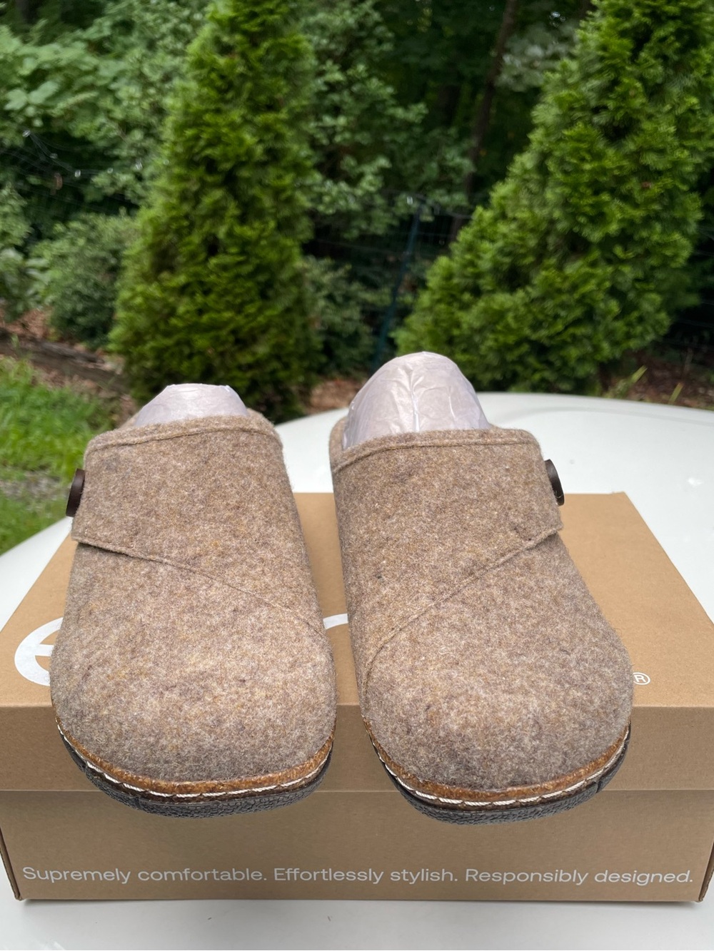 NIB Earth Ezra 2 Clogs Size 10 Woman’s - Picture 3 of 8